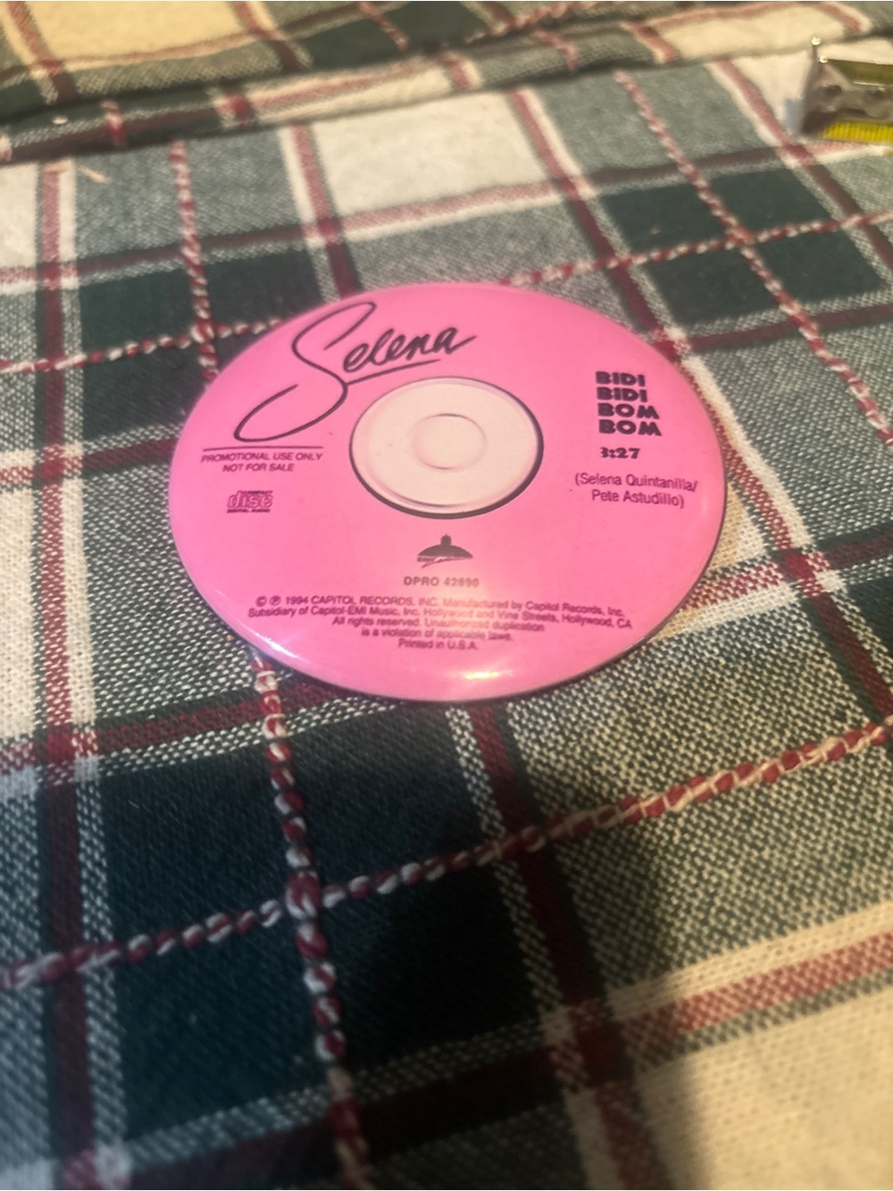 Rare Selena 'Bidi Bidi Bom Bom' Promotional CD Pin Pink Disc